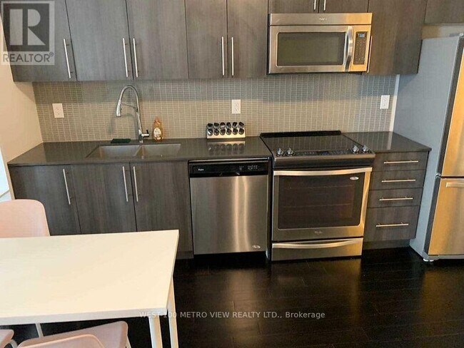 Building Photo - 510-2510 Curran Place