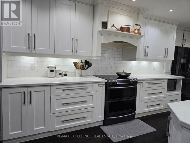 Photo du bâtiment - 50 Elizabeth St S