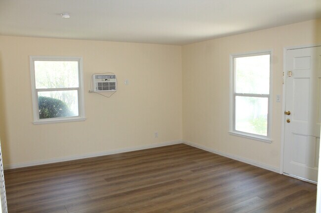 Foto del edificio - 1613 W Victory Blvd