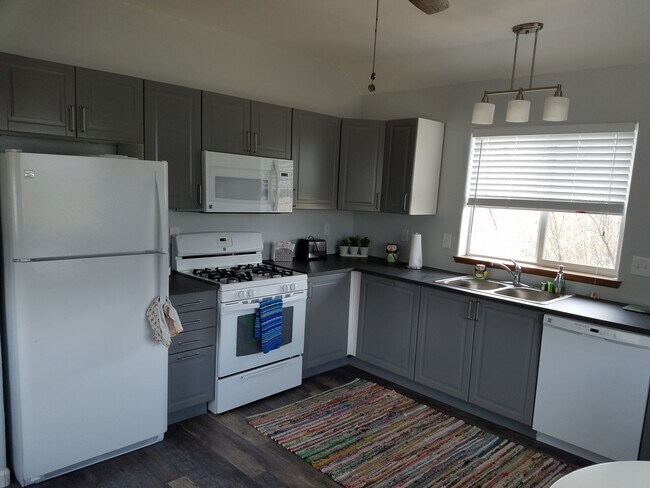 kitchen - 1848 Daniel Way