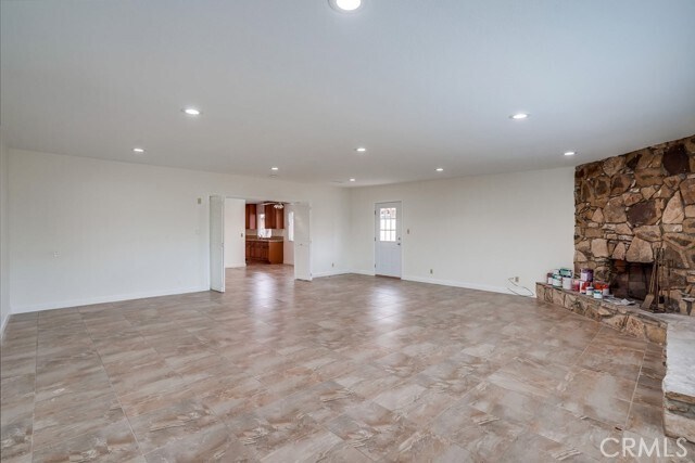 Foto del edificio - 650 W Florence Ave