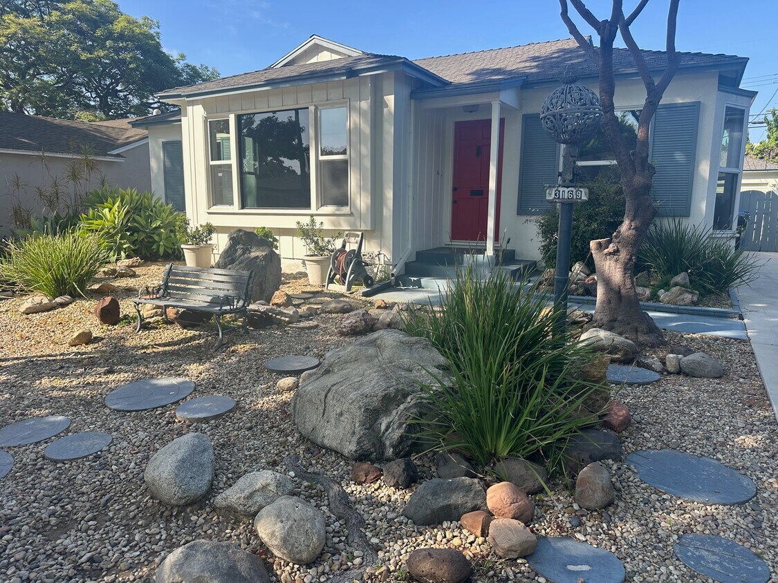 Foto principal - 3169 S Bentley Ave