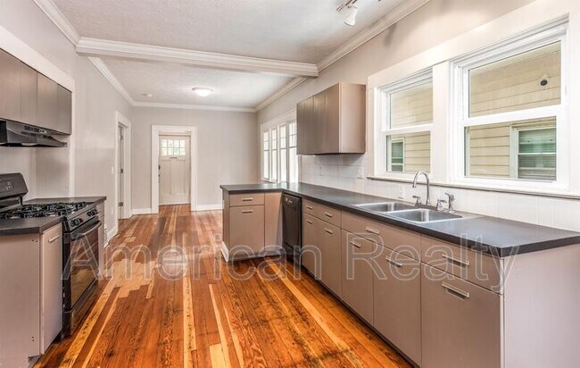 Foto del edificio - 1115 Powers Ave NW
