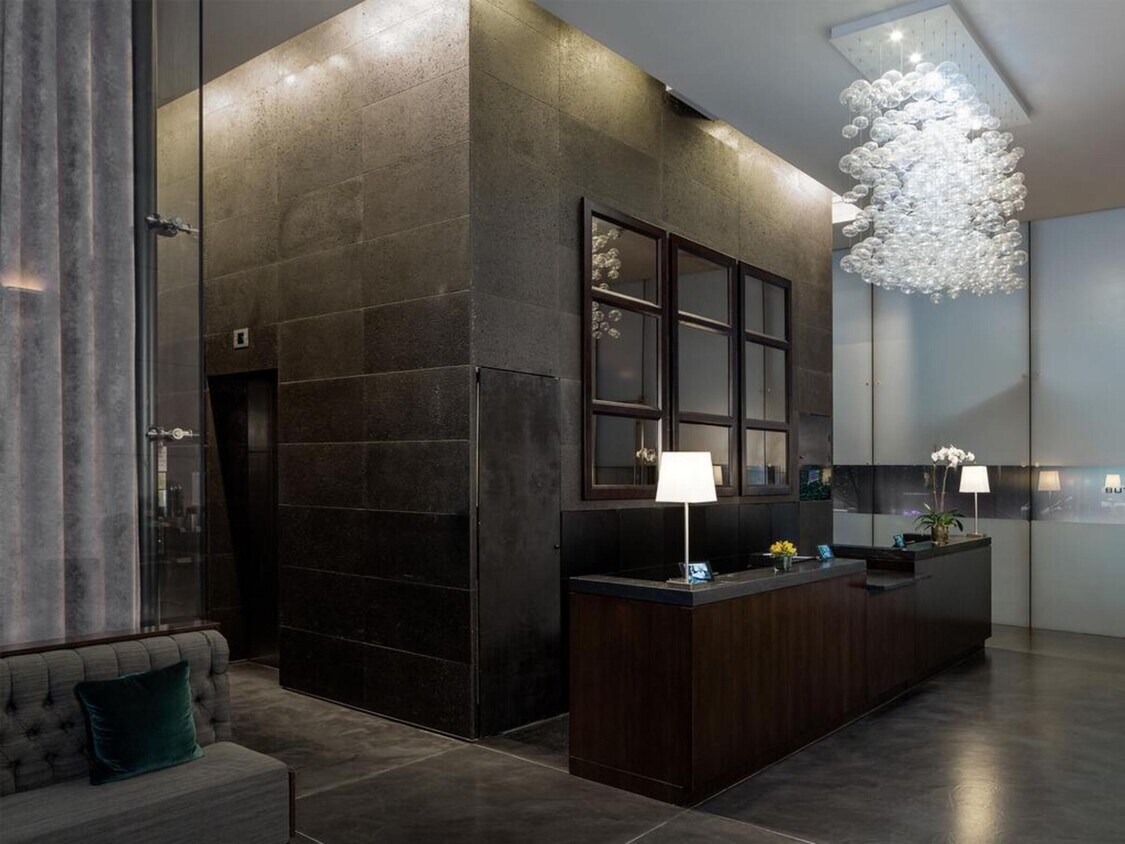 Foto del edificio - 70 W 45th St