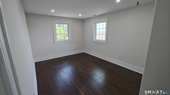 Building Photo - Poe Ct