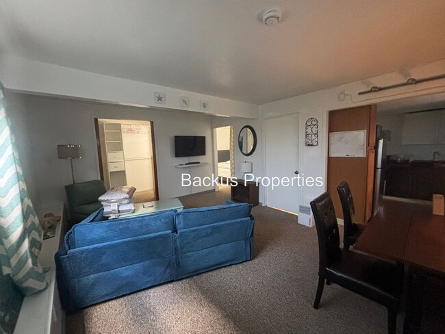 Foto del edificio - All utilities included in this 1 bedroom u...