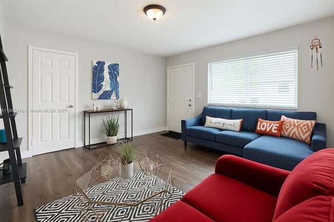 Foto del edificio - 1321 NE 118th St