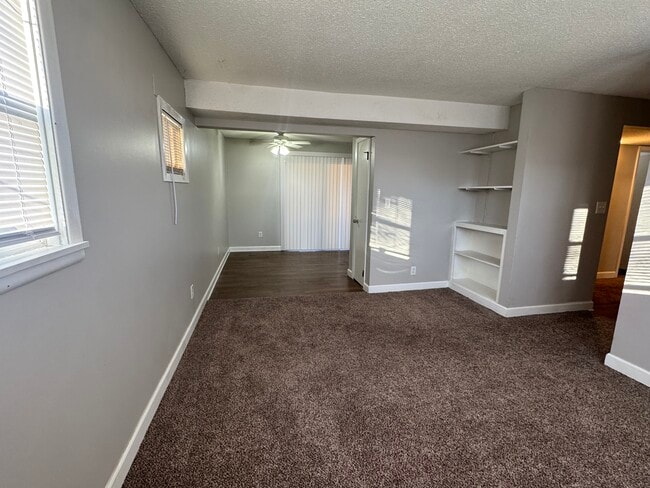 Building Photo - 930 Pius Ln