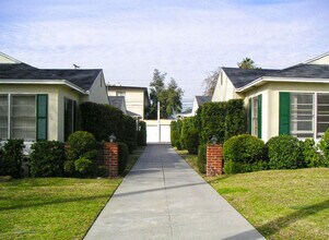 Building Photo - Western, 1151-1153