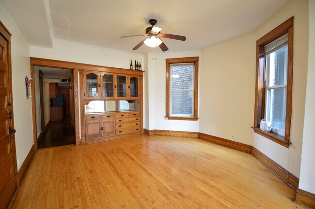 Foto del edificio - 2736 W Evergreen Ave