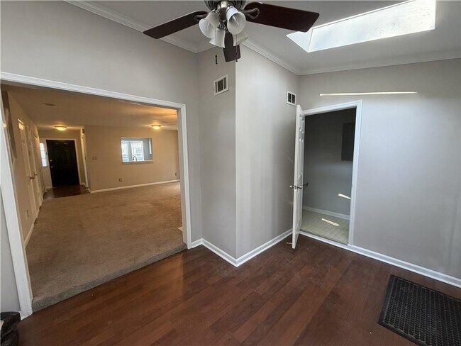 Foto del edificio - 2045 Fairways Ct