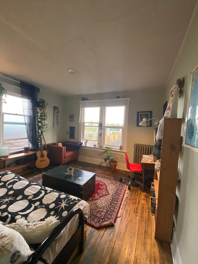 Photo du bâtiment - 1218 E Georgia St