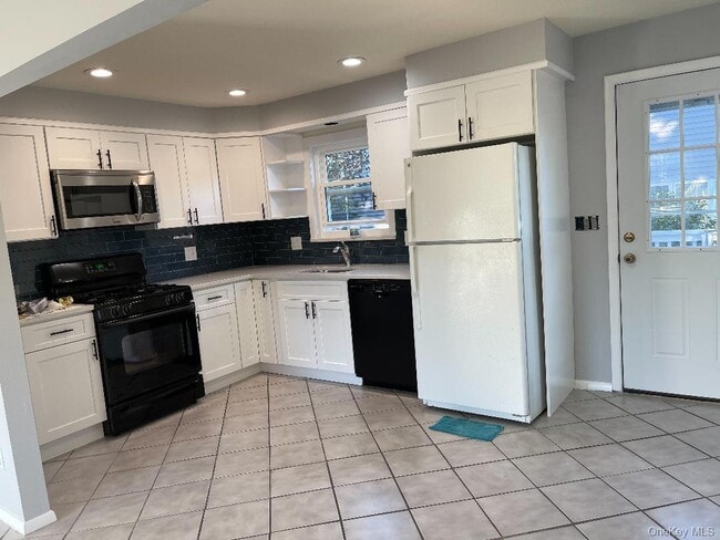 Building Photo - 17 Roosevelt Pl