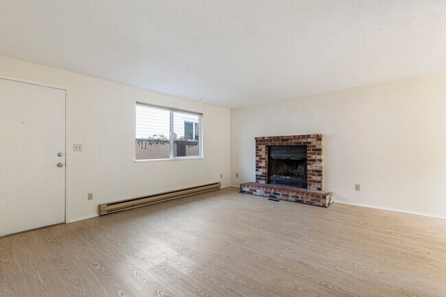 Foto del edificio - 6509 SE Woodstock Blvd