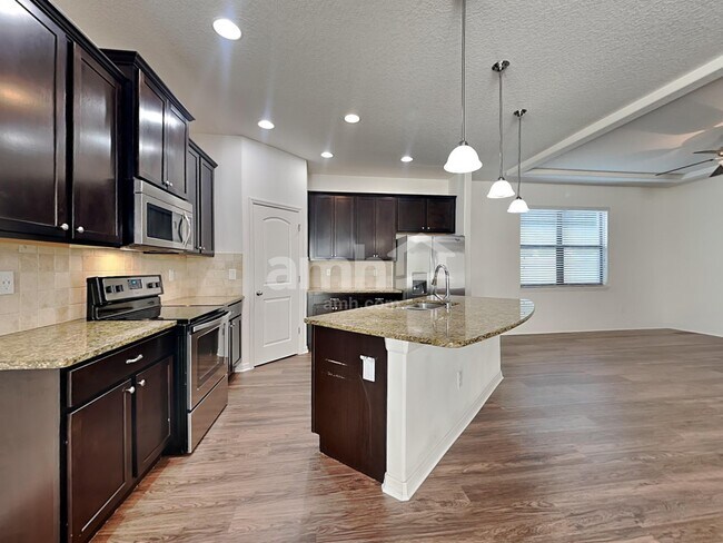 Foto del edificio - 11870 Thicket Wood Dr