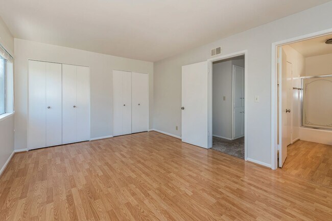 Building Photo - 7373 Elmhurst Pl