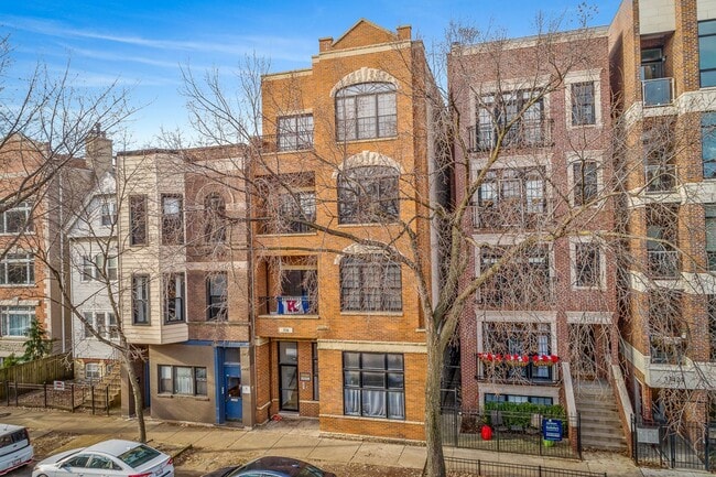 Building Photo - 3338 N Sheffield Ave