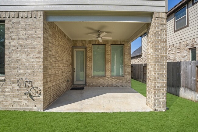 Foto del edificio - 2123 Rosewood Pnes Ln