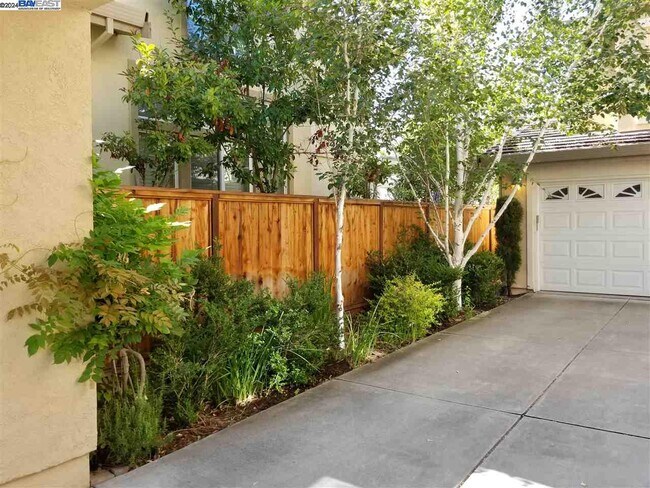 Foto del edificio - 5748 N Dublin Ranch Dr