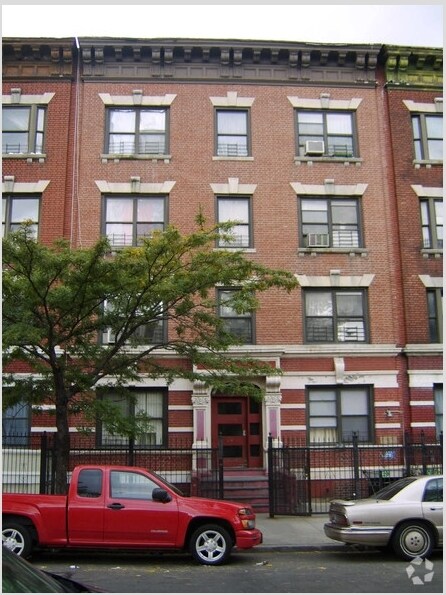 Primary Photo - 847 Fox St