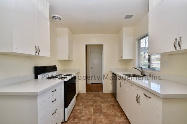 Building Photo - 110 Van Tassel Ct