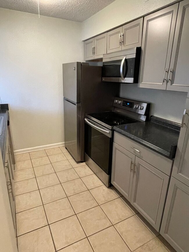 Foto del edificio - 1BD/1BA Condo located on the Germantown/Me...