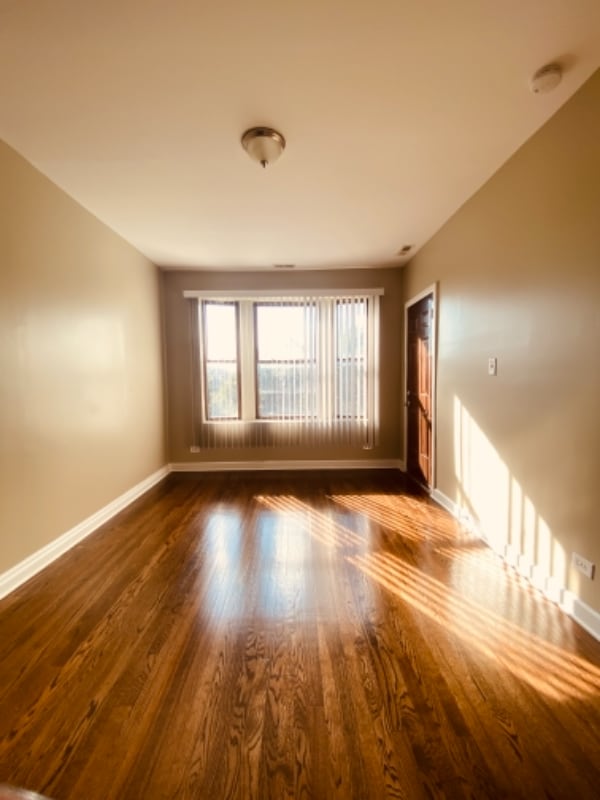 Foto del edificio - 4147 S Prairie Ave