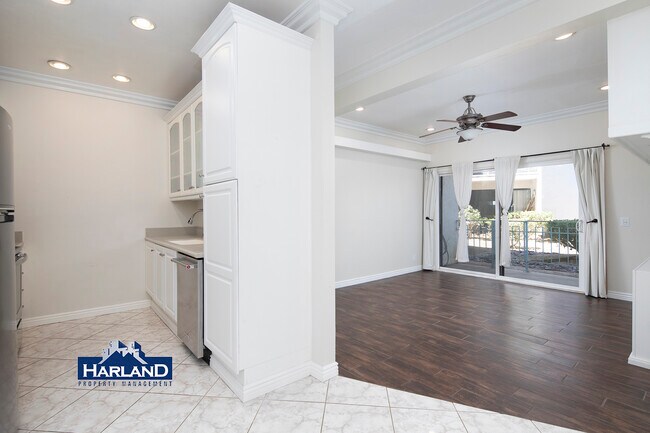 Foto del edificio - 8310 Regents Rd
