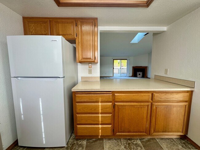 Foto del edificio - Well-Maintained Three Bedroom Home in West Salem