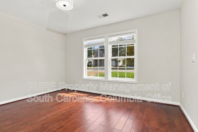 Foto del edificio - 1111 Triple Crown Ct