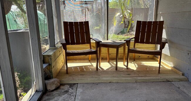 Foto del edificio - 124 Halliday Ave