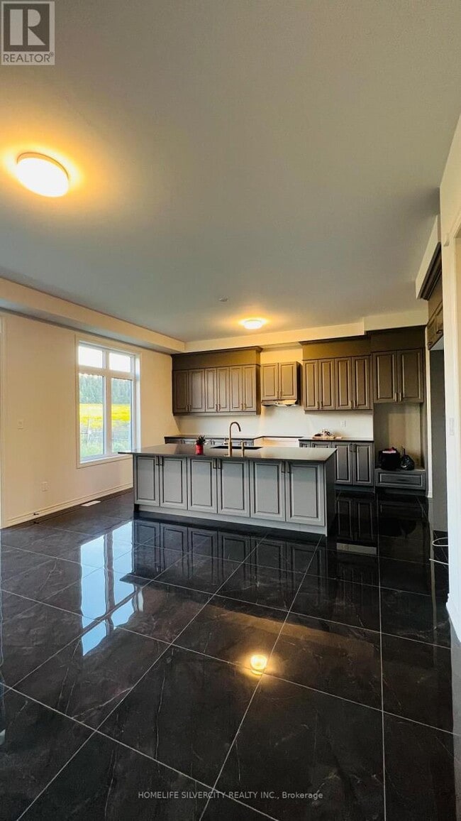 Photo du bâtiment - 23 Marigold Blvd.