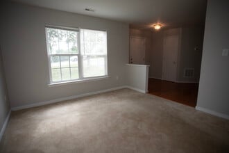 Building Photo - 2918 Littlebury Dr