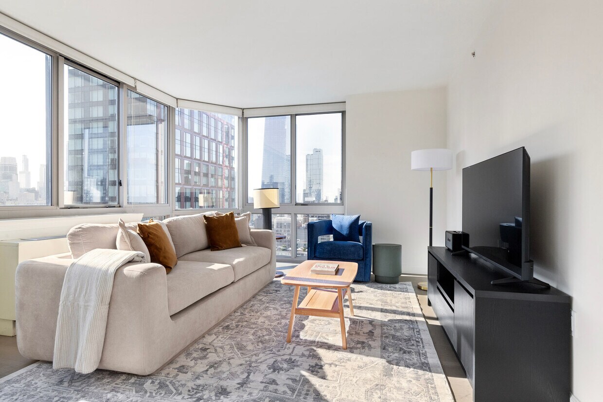 Foto principal - 561 10th Ave