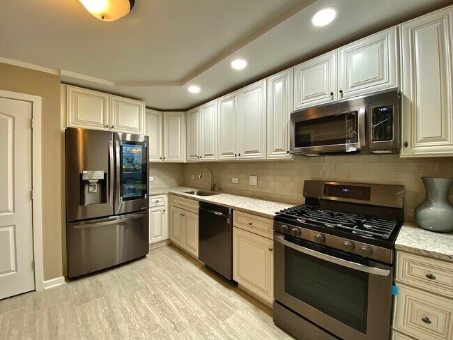 Foto del edificio - 138 Green Bay Rd
