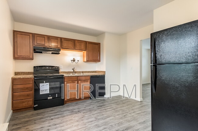Building Photo - 2595 Red Rock Blvd