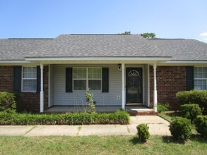 Building Photo - 2555 Nicholson Dr