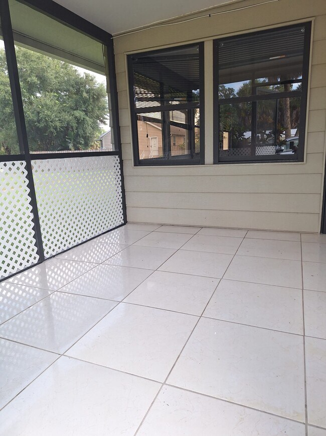 Foto del edificio - 17444 Raintree Ct