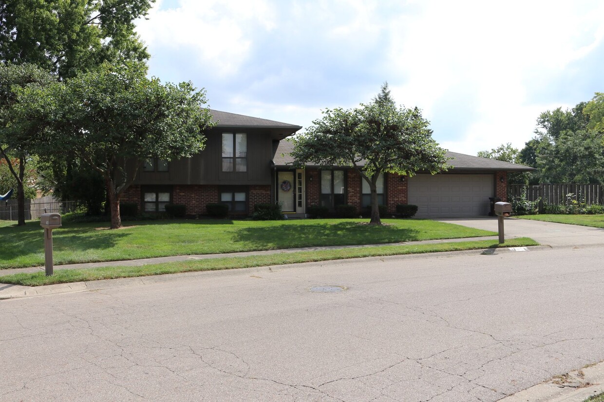 Primary Photo - Four Bedroom Two & Half Bath Tri-Level home