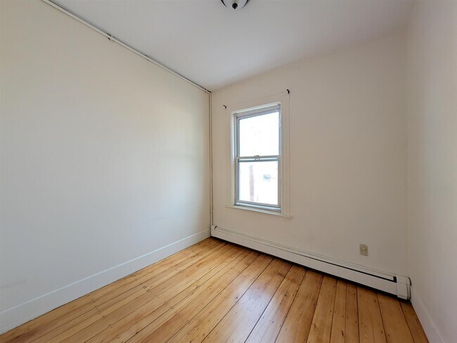 Foto del edificio - 61 Webster Ave