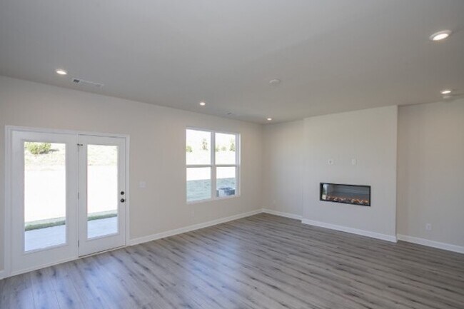 Building Photo - 110 Fister Dr