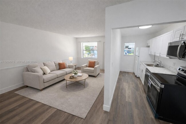 Building Photo - 415 NE 2nd St