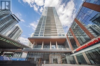 Building Photo - 17 Bathurst St