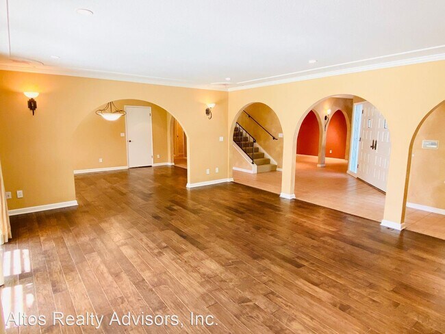 Foto del edificio - 6 br, 3.5 bath House - 505 Sleeper Avenue