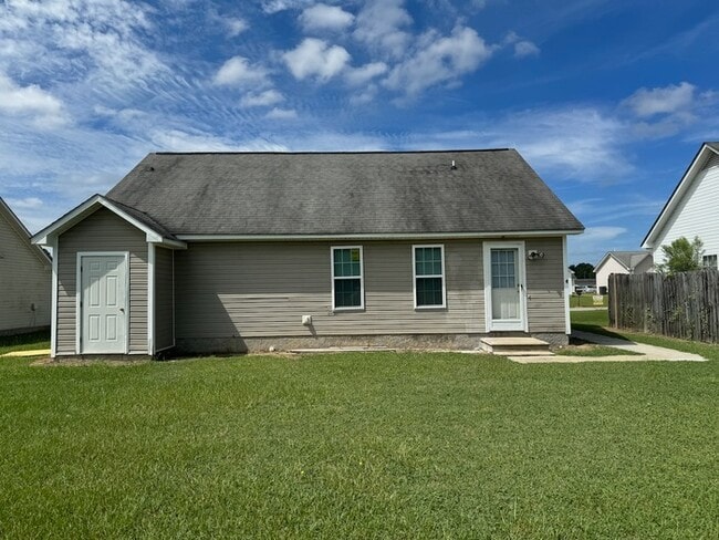Building Photo - 413 Archer Dr