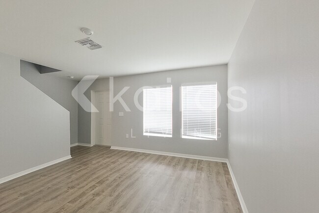 Building Photo - 528 NE 16th Terrace