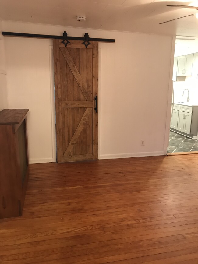 Wood Floors - 401 Green St