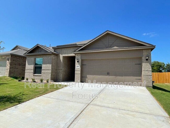 Building Photo - 837 Clark Dr