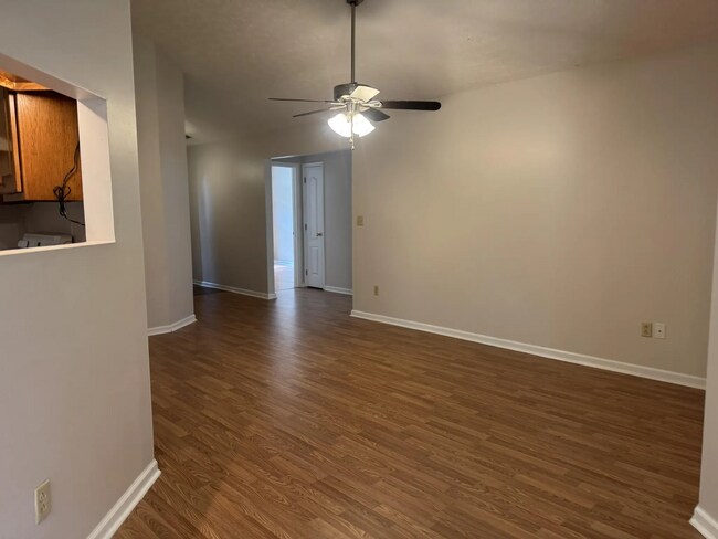 Foto del edificio - 2312 Market Garden Ln