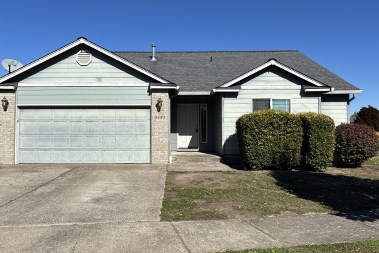 Foto principal - 3Bd/2Ba Single Story Home - Available to V...
